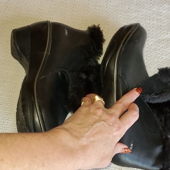 JBU by Jambu Sz.‎ 7.5 Fur-lined Black Booties - Picture 7 of 9